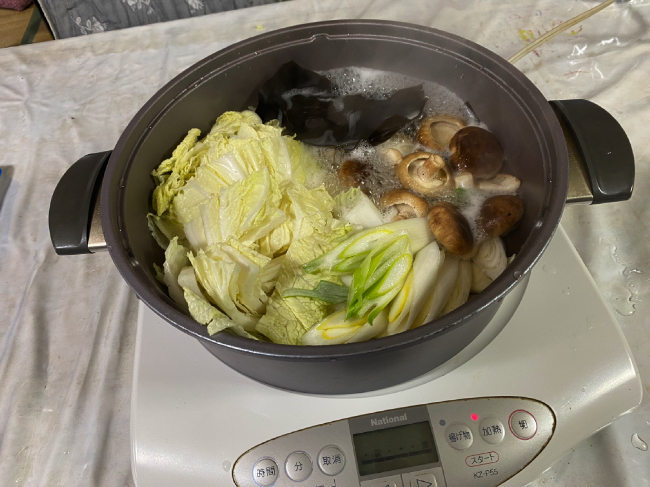 カニの浜街道のカニしゃぶ鍋作り